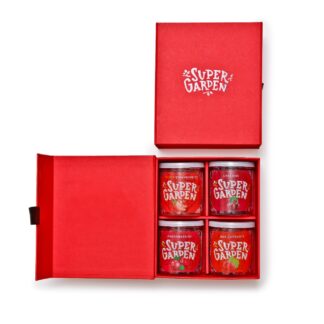 Красная подарочная коробка с четырьмя банками